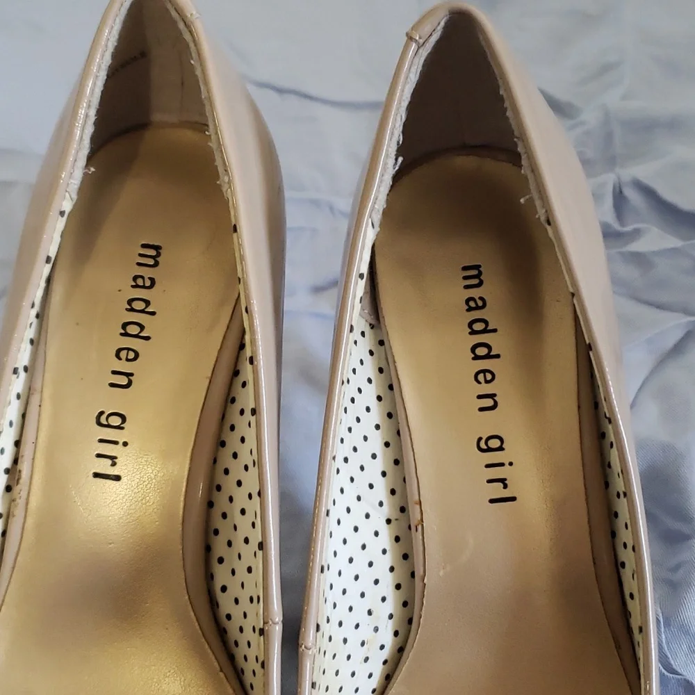 Madden Girl Nude Pump Heels - Picture 3 of 9